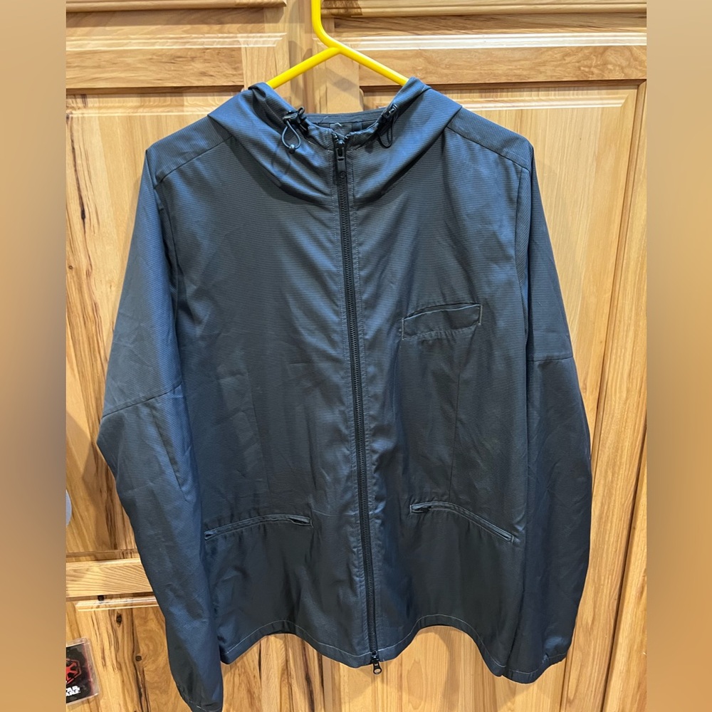 Lululemon men’s raincoat/windbreaker.